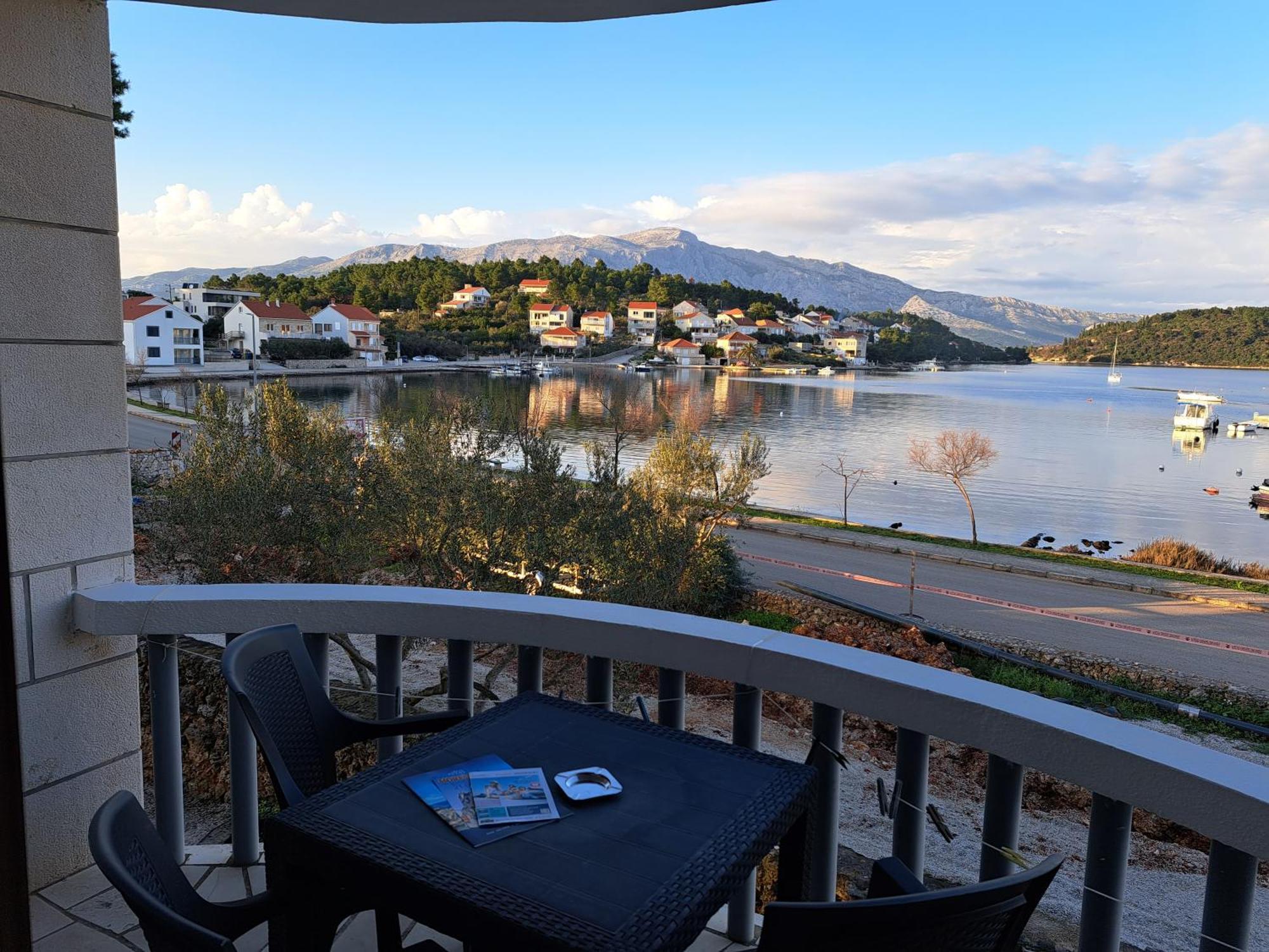 Apartments Ana By The Sea Lumbarda Exteriér fotografie